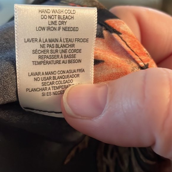 Cameo Appearance blouse. High low hem. Size 3X. New with tags. - Picture 9 of 9